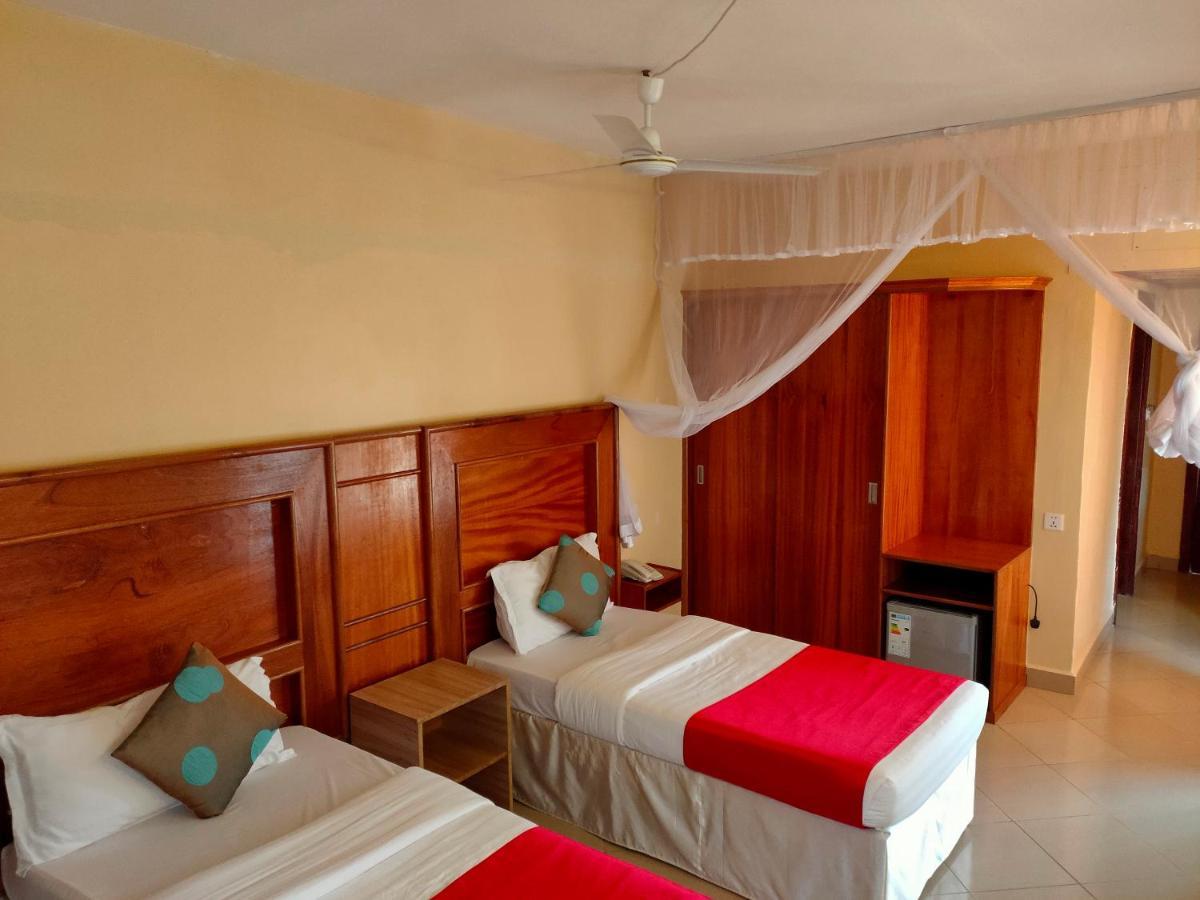 Pulickal Airport Hotel Entebbe Exterior photo